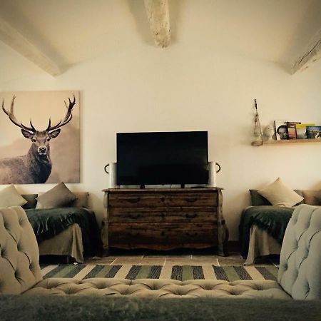 Mas Du Grand Bordes Bed & Breakfast Saint-Laurent-d'Aigouze Luaran gambar